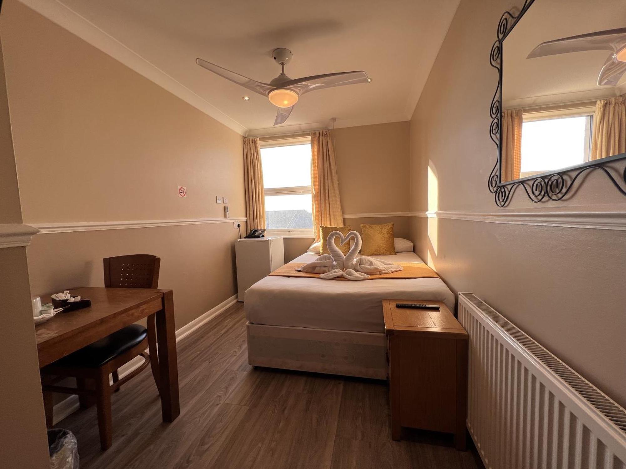 The Commongate Hotels London Ngoại thất bức ảnh